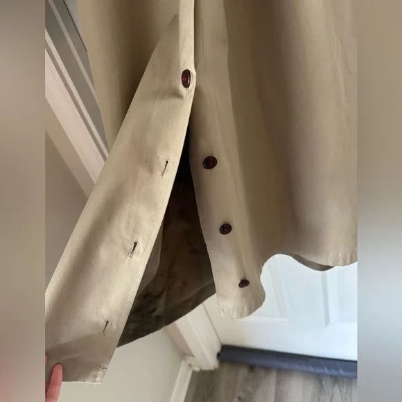 Vintage etienne aigner tan trench coat - Picture 9 of 10